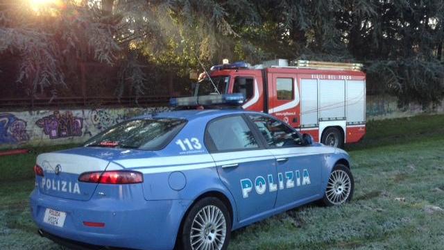 Prato, incendio in una fabbrica dismessa nella zona di Pratilia