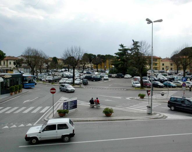 Il mercato di Fucecchio davanti alla Buca per i lavori sulla piazza 