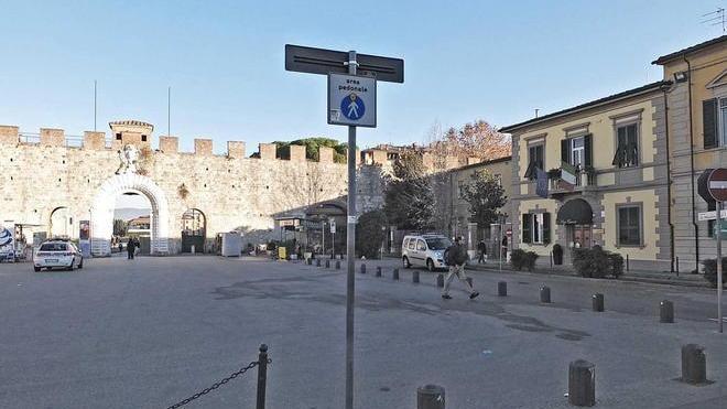 Bancarelle del Duomo, via libera allo spostamento in piazza Manin