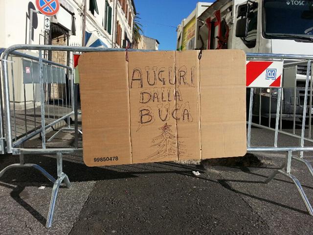 Anche la buca augura buon Natale a tutti 