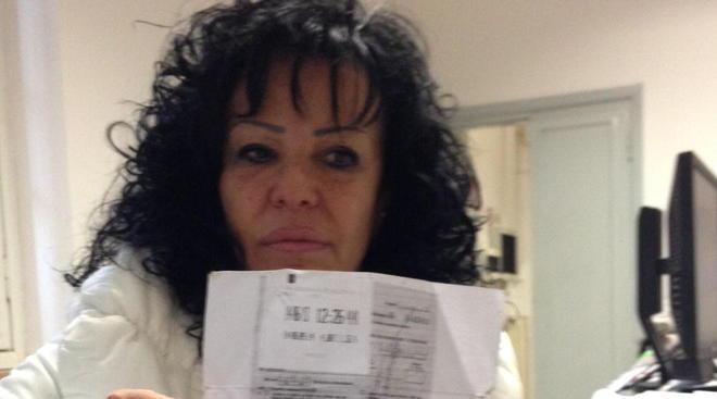 Paga la sosta, ma per due volte i vigili la multano