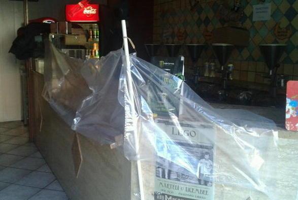 La polizia è sulle tracce del cliente violento