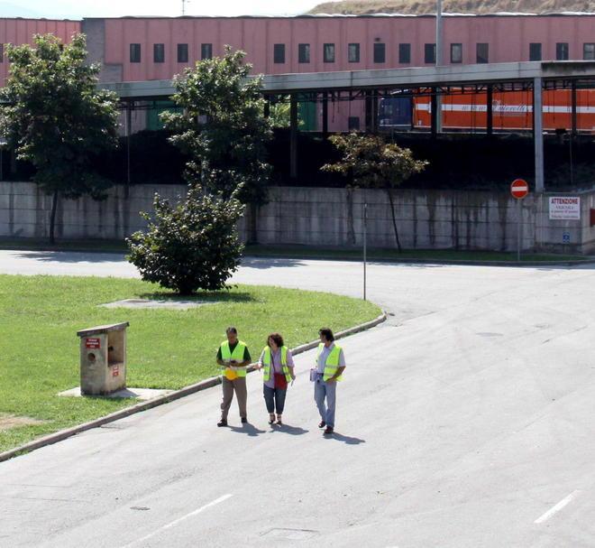 Scoppia la guerra dei rifiuti tra i sindaci versiliesi