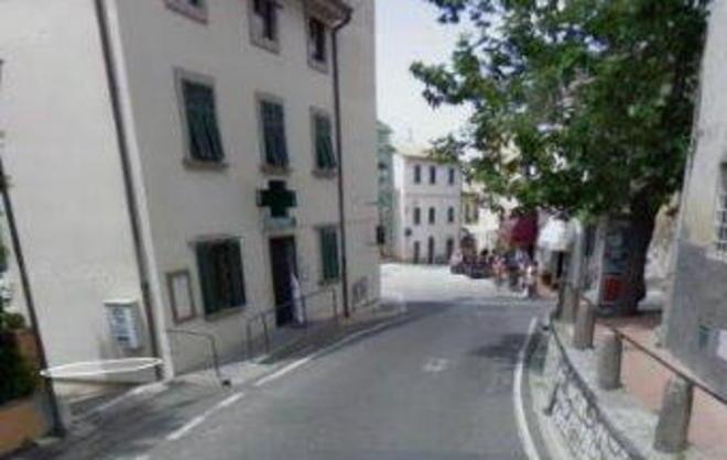 Crom, Castellina abbandona la società 