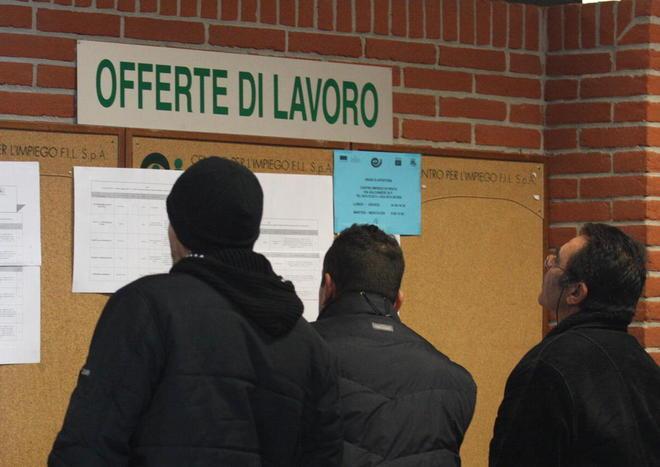 Sentirsi vecchio a 54 anni, la vita sospesa di Santino 