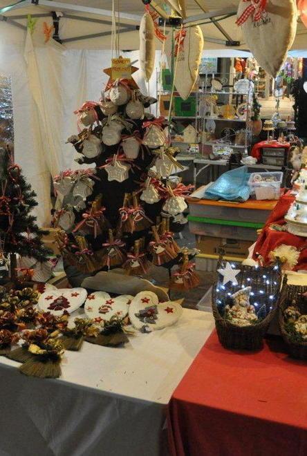 Mercatino in forse, gli ambulanti chiamano Striscia