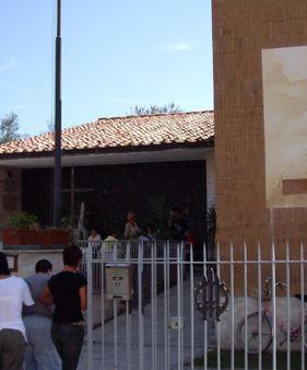 Un mercatino con gli oggetti fatti da disabili