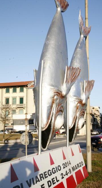 Triglie, polli e Nettuno: arrivano gli addobbi per il Carnevale 2014 
