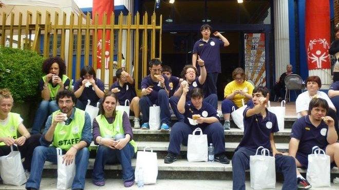I ragazzi dell’Allegra Brigata in gara con gli amministratori