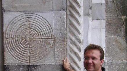 Un libro sui misteri dei labirinti