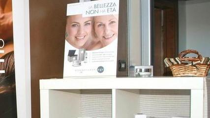 Rubano prodotti cosmetici da “Benessens” a S. Filippo