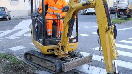 Viale Carducci: in corso i lavori per il semaforo