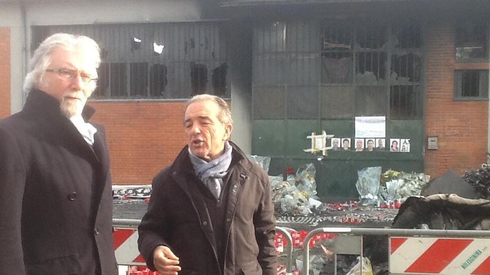 Prato, l'europarlamentare Enzo Rivellini (Fi) in visita alla Teresa Moda dove sono morti sette cinesi