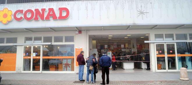Ancora una spaccata ad un supermercato Conad 