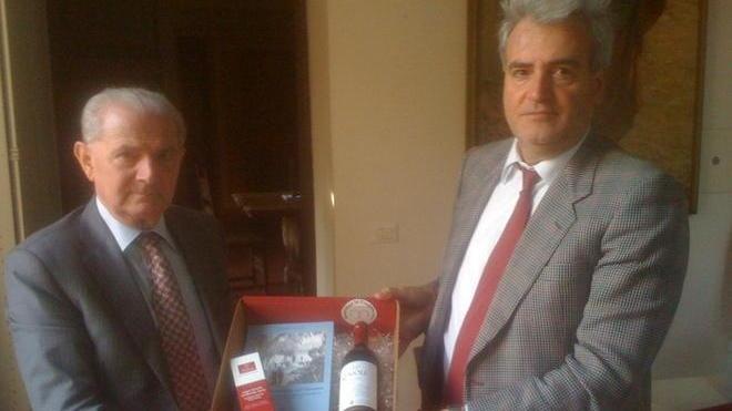 Strenna-regalo delle Terme con cosmetici, vino e libri
