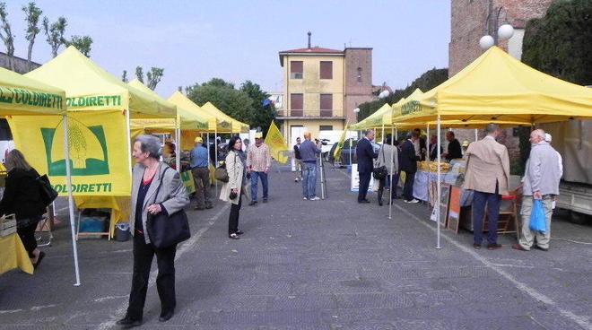 Mercato contadino dei tre Comuni in corso Matteotti