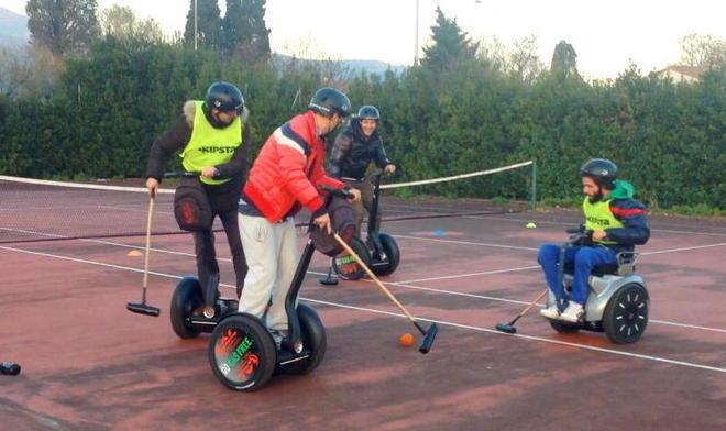 Divertirsi col segway polo domani a Cascina