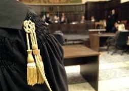 Bimbo morì per overdose, madre patteggia 