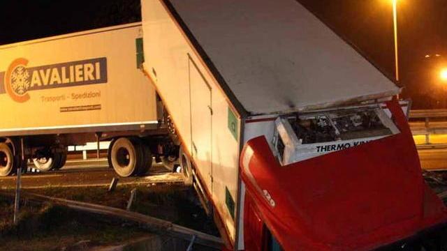 Tamponamento fra due Tir