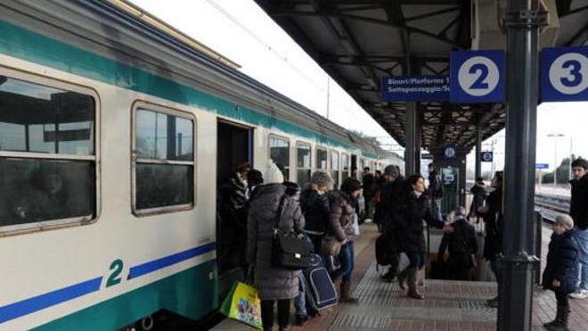 Tre ore sul treno da Pisa a Firenze “ostaggi” di un guasto