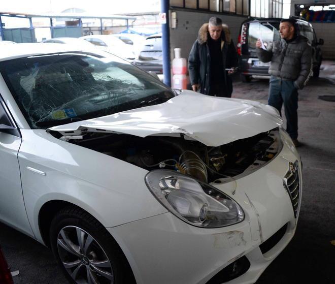 Ladri chiusi nell’officina sfondano la porta per uscire 