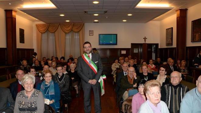 50 anni di nozze e non... sentirli