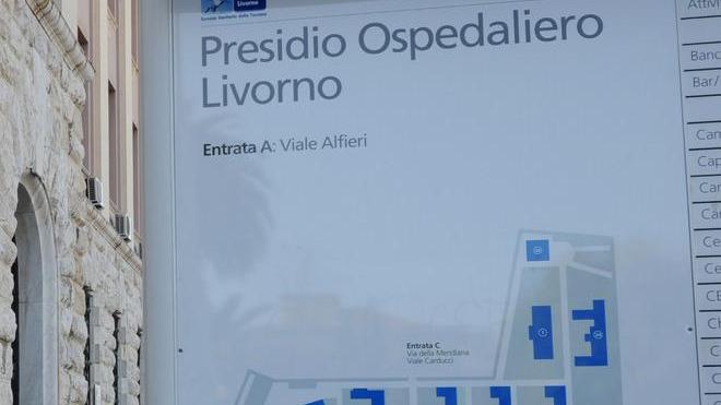 In corsia le rubano il cellulare «Dentro avevo i ricordi di mia figlia morta a 15 anni»