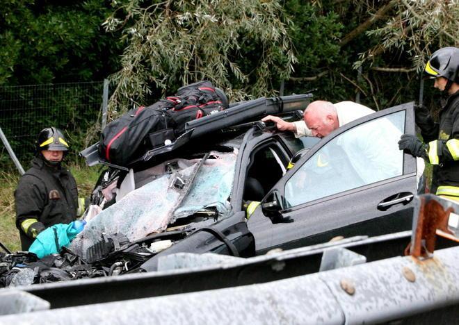 Tre feriti e autostrada chiusa un’ora per un incidente