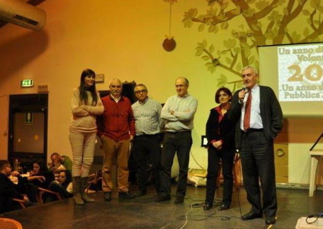 In 300 alla cena degli auguri con i volontari e due sindaci