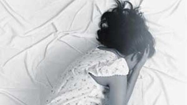 Abusi sessuali su figlia di quattro anni, arrestato un sessantenne 