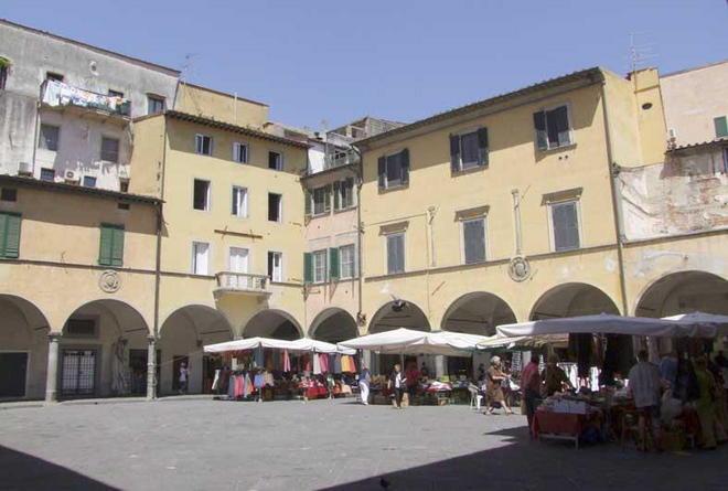 Piazza delle Vettovaglie, un piano contro il degrado 