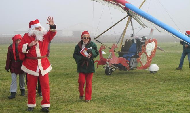 Babbo Natale arriva dal cielo