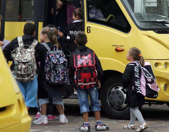 Scuolabus, sì del Comune all’uso di autisti esterni 