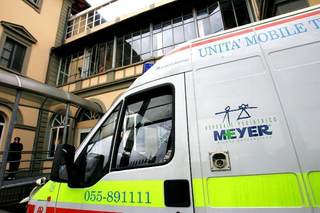 Meningite, bimba di 3 anni ricoverata al Meyer: profilassi per 100 persone 