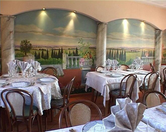 Pranzo di Natale al ristorante, ma non pagano: «Siamo senza soldi» 