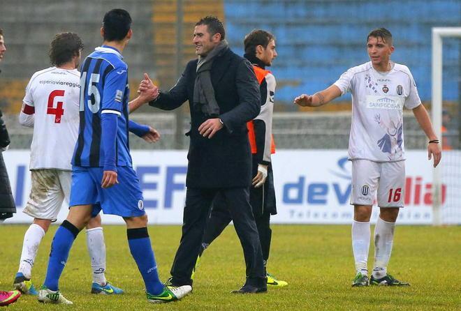 Lucarelli compra il calendario nerazzurro 