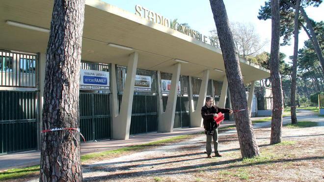 Ladri nella sede dell’Esperia Viareggio: rubati 180 euro dalle macchinette del caffè
