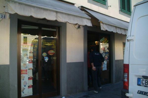 Colpo al bar Marameo in piazza San Francesco 