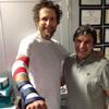 Jovanotti si rompe il polso e "posta" la foto su Twitter 