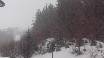 Sulle piste di Abetone è tornata la neve riaprono gli impianti