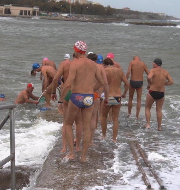 Gli auguri ve li faccio con un tuffo 