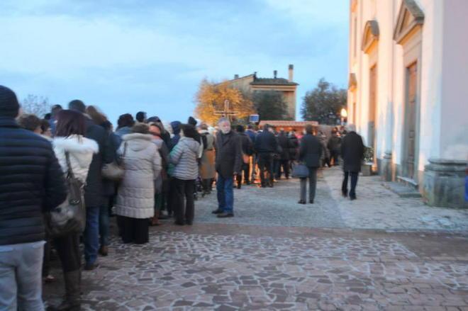 Anche due ore e mezza in fila per il maxi presepe di Cigoli 