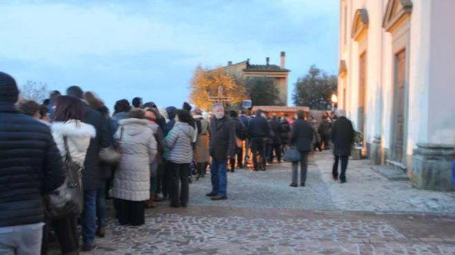 Anche due ore e mezza in fila per il maxi presepe di Cigoli