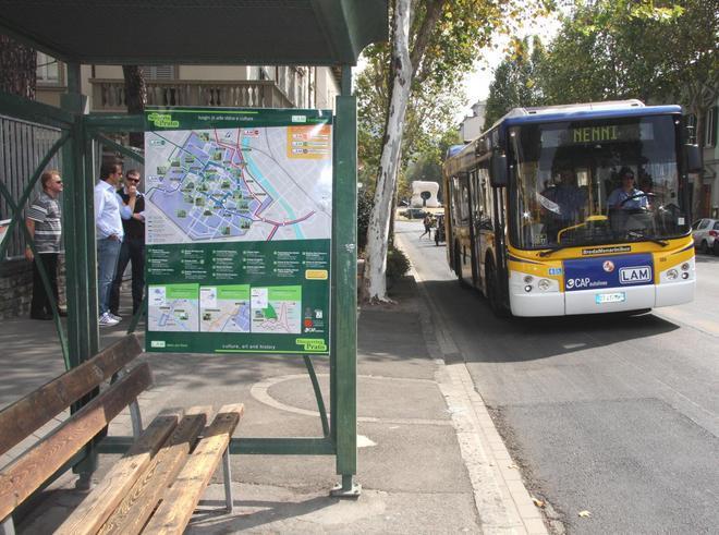 Corse degli autobus ridotte all’osso, protestano gli utenti 
