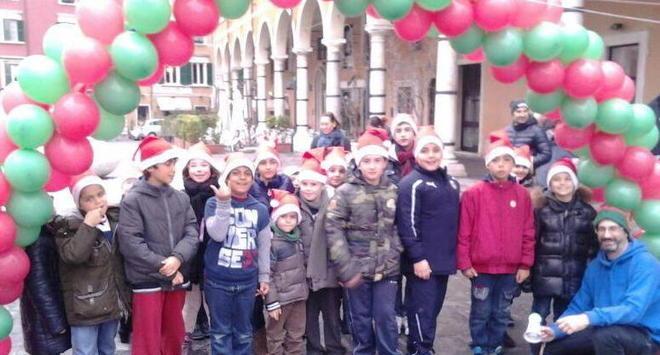 Corsa dei Babbi Natale e caccia al tesoro in piazza