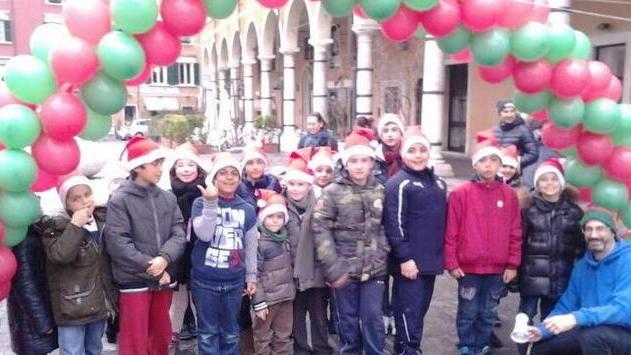 Corsa dei Babbi Natale e caccia al tesoro in piazza