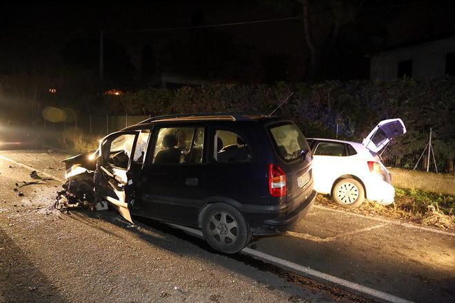 Carambola fra tre auto, paura nella notte 