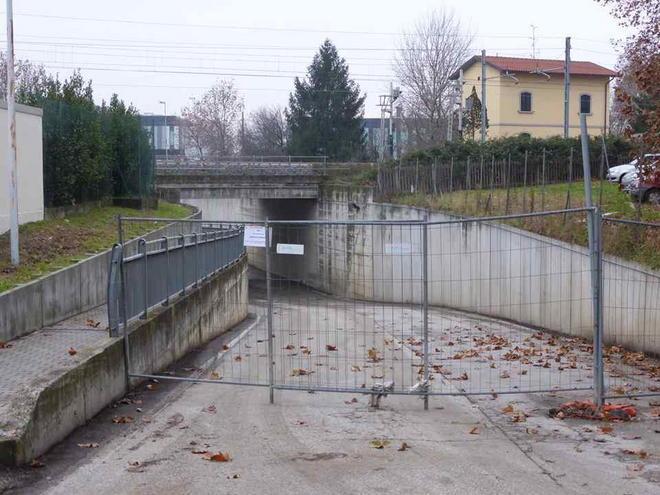 La storia infinita: ripulito dalle erbacce il sottopasso di via Ciulli a Prato 