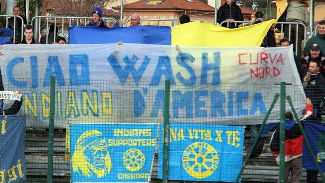 Il grande abbraccio dei tifosi a “Wash”