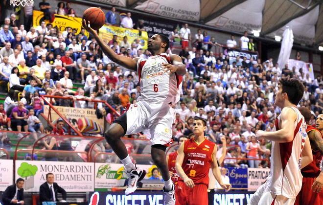 La curva biancorossa pronta a salutare Jones 